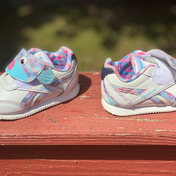 Reebok Rainbow Fish Royal Classic Jog 2 sneaker. - Picture 7 of 8